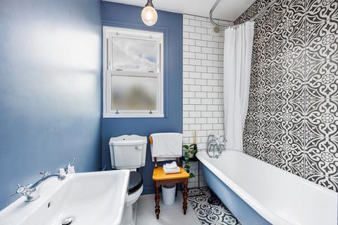 40 Boreham Avenue, London, E16 3AG