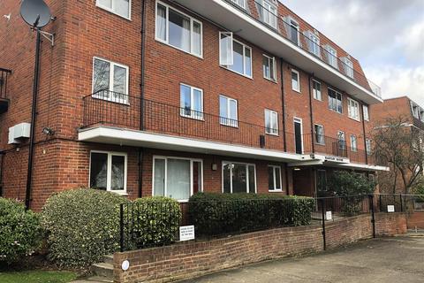 Studio to rent, Hartley House, Ballards Lane, Finchley