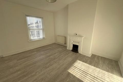 2 bedroom apartment to rent, Skipton Road, Silsden,