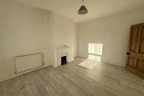 2 bedroom apartment to rent, Skipton Road, Silsden,