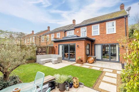 3 bedroom end of terrace house for sale, Bull Lane, Gerrards Cross SL9