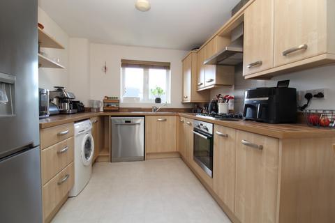 2 bedroom flat for sale, Elsanta Crescent, Titchfield Common