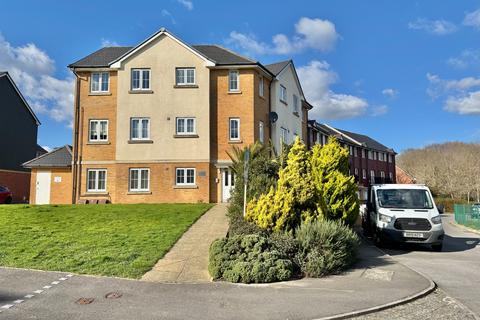 2 bedroom flat for sale, Elsanta Crescent, Titchfield Common