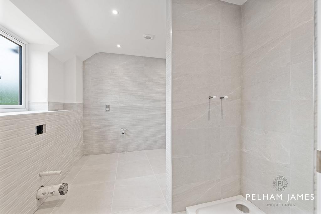 Family Bathroom, Bidwell House, Langham