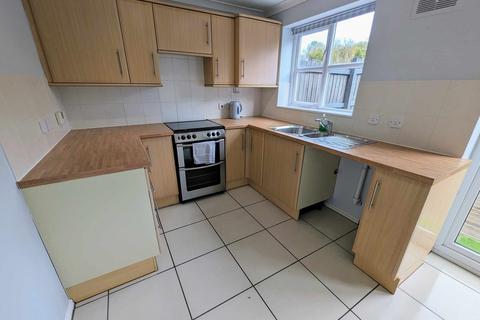 2 bedroom terraced house to rent, Manor Park, Duffryn, Newport