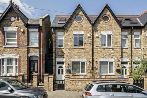 3 bedroom semi-detached house for sale, Stuart Road, London SE15