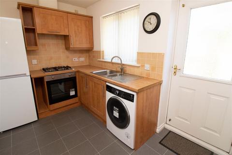 2 bedroom terraced house to rent, Bittern Close, Dunston, Gateshead