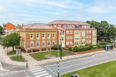 2 bedroom apartment for sale, Central Beach, Lytham St. Annes, FY8