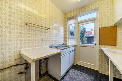 3 bedroom terraced house for sale, Hambrook Road, London