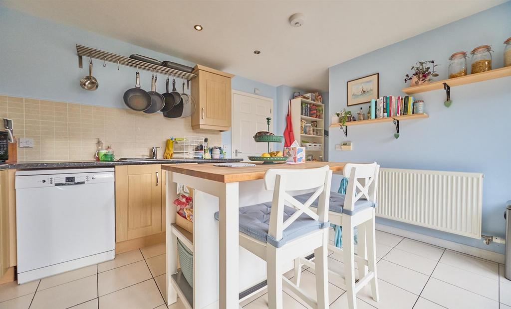 Fitted dining kitchen to rear