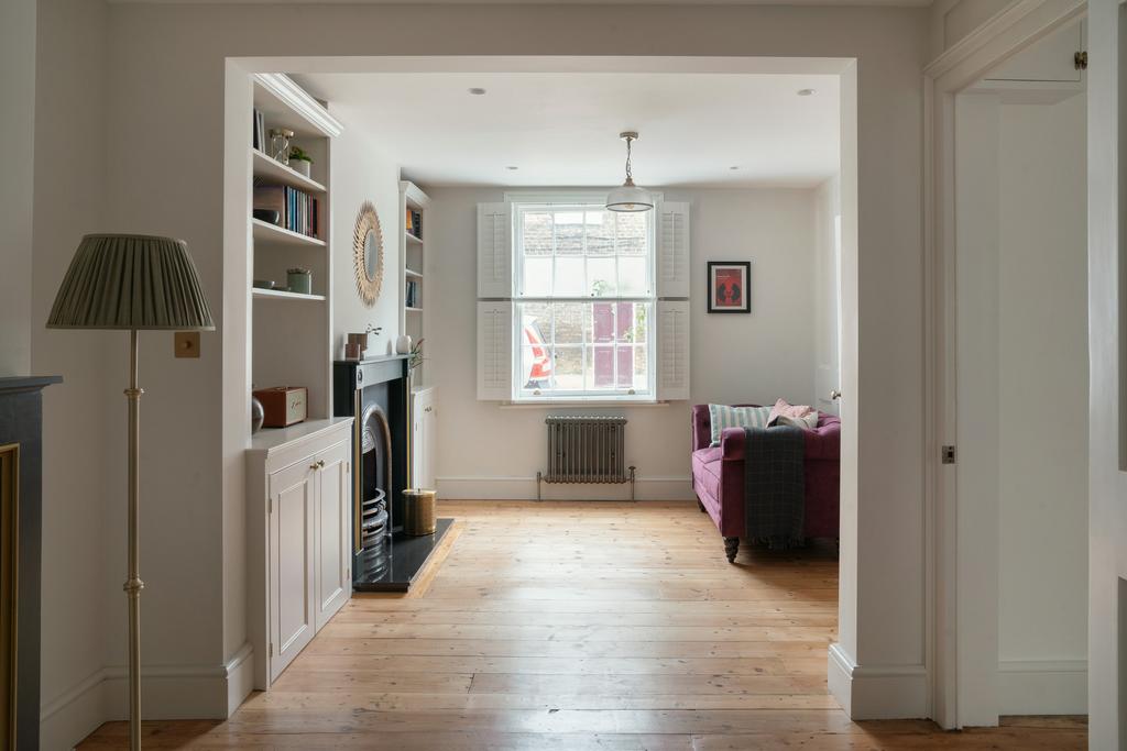 247846 - ROUPELL-STREET-27.jpg