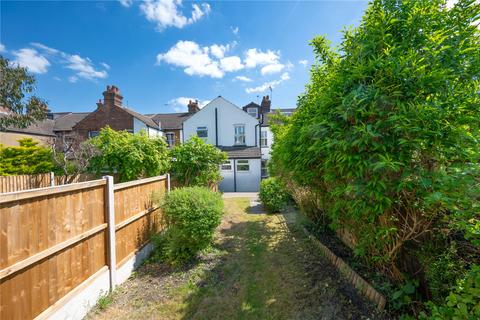 16 Warwick Road, St Albans, AL1 4DL