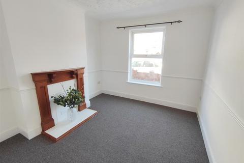 2 bedroom terraced house to rent, Payne Street, Lowestoft, NR33 0EZ