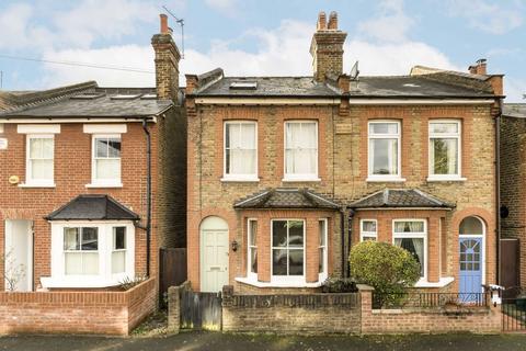 3 bedroom house to rent, Lindum Road, Teddington TW11