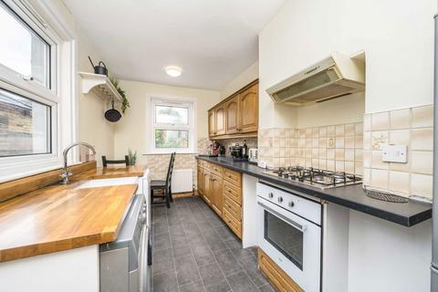 3 bedroom house to rent, Lindum Road, Teddington TW11