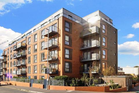 3 bedroom flat to rent, 2 Goldstone Lane, Hove BN3