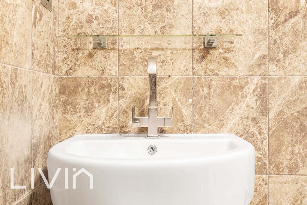 025 a5032