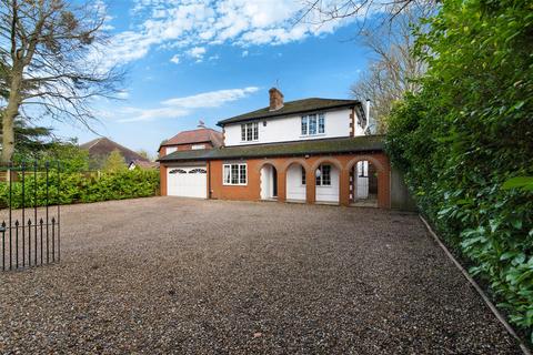 4 bedroom detached house for sale, Sutton Lane, Banstead