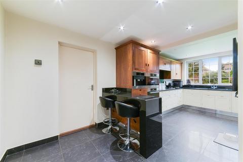 46 Sutton Lane, Banstead, SM7 3RB