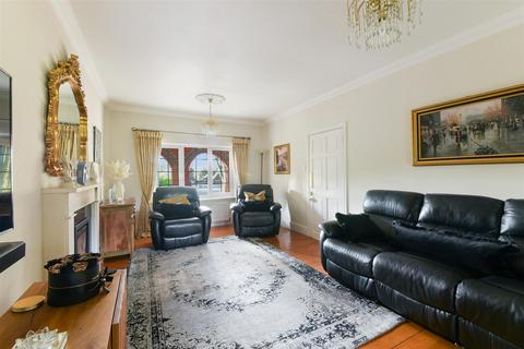 46 Sutton Lane, Banstead, SM7 3RB