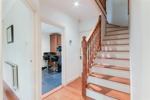 46 Sutton Lane, Banstead, SM7 3RB