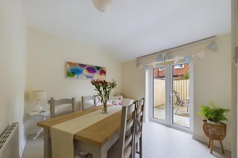 2 bedroom semi-detached house for sale, Holly Avenue, Wellfield