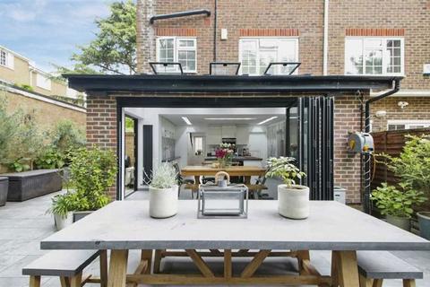 20 Kenilworth Gardens, London, SE18 3JB