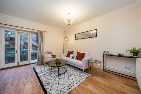 2 bedroom flat for sale, Folgate Street, London E1