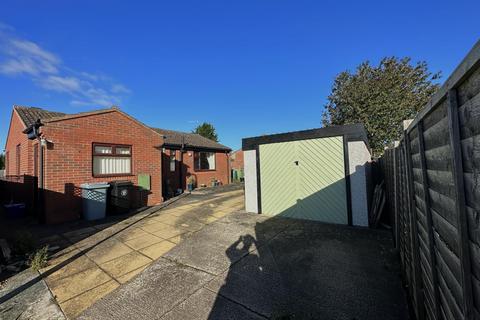 2 bedroom detached bungalow for sale, Walkers Way, Barrowby, Grantham, NG32