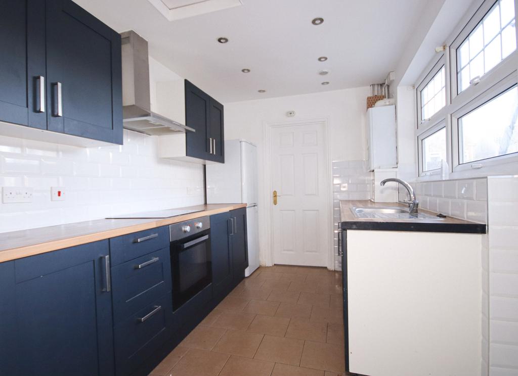 4 Bedroom Home in Town Centre Location