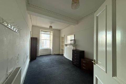 2 bedroom flat to rent, Meadowside, Dundee, DD1