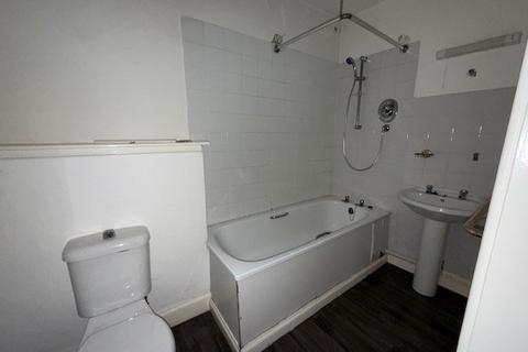 2 bedroom flat to rent, Meadowside, Dundee, DD1