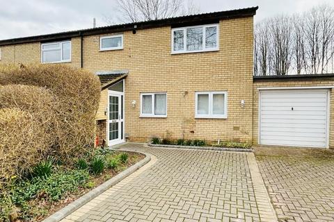 3 bedroom semi-detached house to rent, Blenheim Way, Stevenage