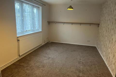 3 bedroom semi-detached house to rent, Blenheim Way, Stevenage