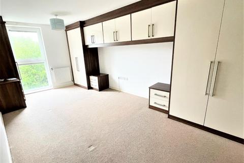 3 bedroom apartment to rent, Loch Crescent, Edgware, HA8