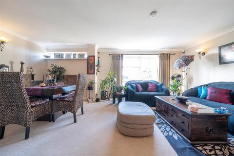 2 bedroom flat for sale, South Meadows, Park Lane, Wembley