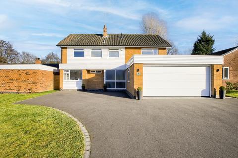 4 bedroom detached house to rent, White House Way, Solihull B91 1SE