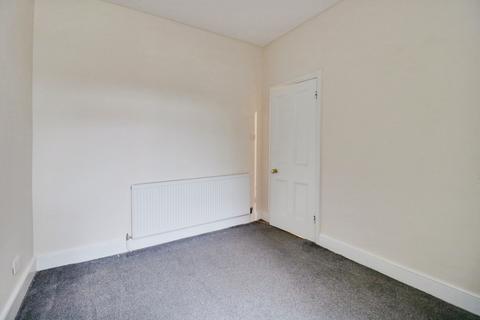 3 bedroom terraced house to rent, Tintern Avenue, Westcliff-on-sea, SS0