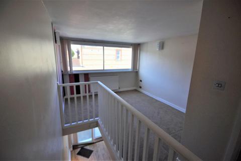 1 bedroom end of terrace house to rent, Acme Road, Watford WD24