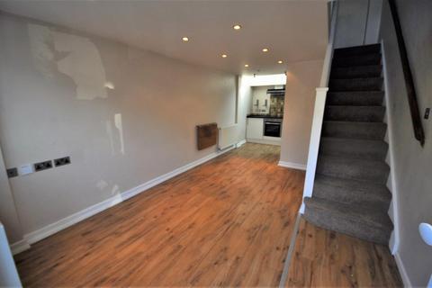 1 bedroom end of terrace house to rent, Acme Road, Watford WD24