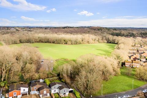 5 bedroom detached house for sale, Estcots Drive, East Grinstead, RH19