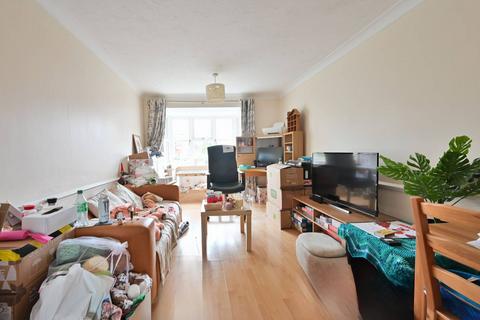 1 bedroom flat to rent, Mangles Road, Guildford, GU1