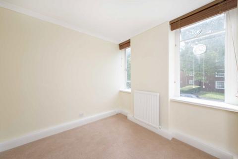 2 bedroom flat to rent, Charlbert Street, London NW8