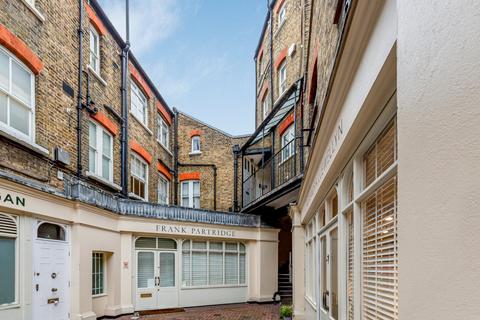 1 bedroom flat for sale, Frederic Mews, London, SW1X