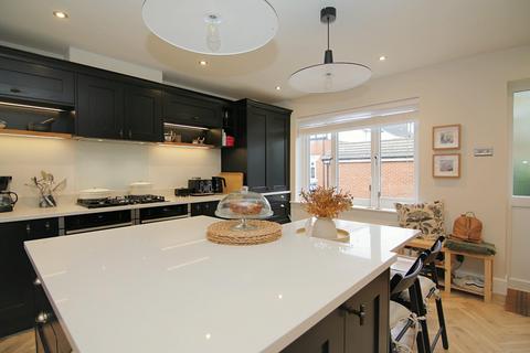 26 Ambleside Gardens, Pudsey, LS28 7NW