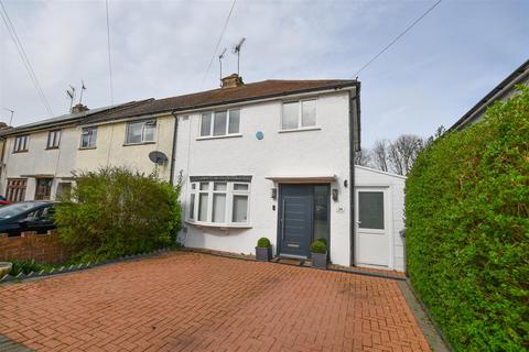 3 bedroom end of terrace house for sale, Peters Avenue, London Colney, St. Albans