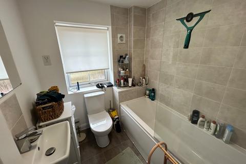 2 bedroom end of terrace house to rent, Pycroft Avenue, Chichester PO18