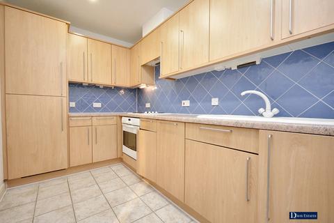 2 bedroom flat for sale, St. Kathryns Place, Deyncourt Gardens, Upminster, RM14