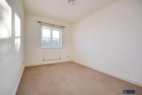 2 bedroom flat for sale, St. Kathryns Place, Deyncourt Gardens, Upminster, RM14