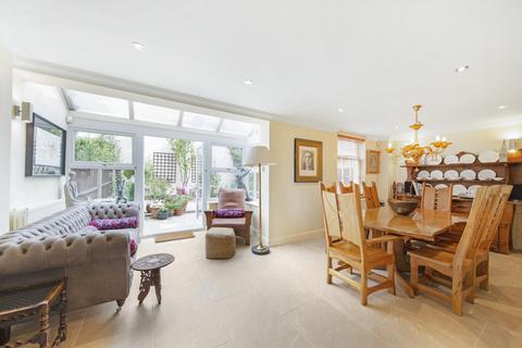 7 Belmont Mews, London, SW19 5QP